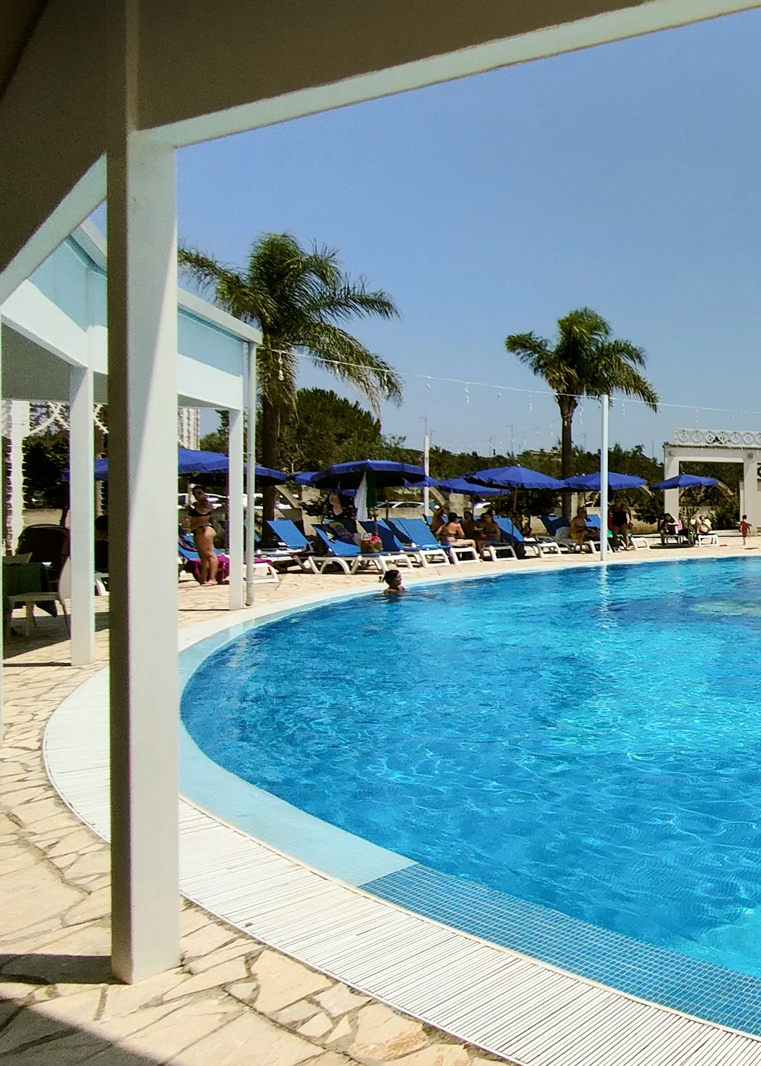 da-antica-rudiae-potrai-rilassarti-grazie-a-una-meravigliosa-piscina-di-dimensioni-generose-b