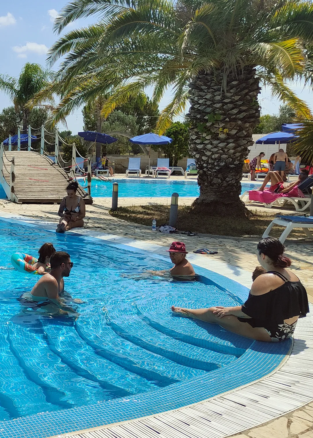 la-piscina-di-antica-rudiae-e-il-luogo-ideale-dove–rilassarsi-e-divertirsi-con-la-propria-famiglia